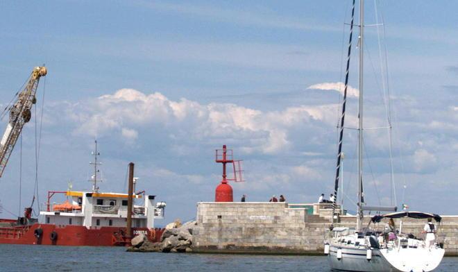 Scava la draga noleggiata dalla Somit