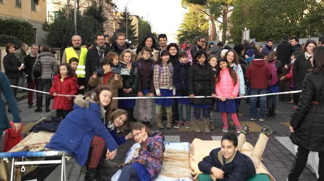 Alle Collodi spettacolo e colazione nella strada chiusa