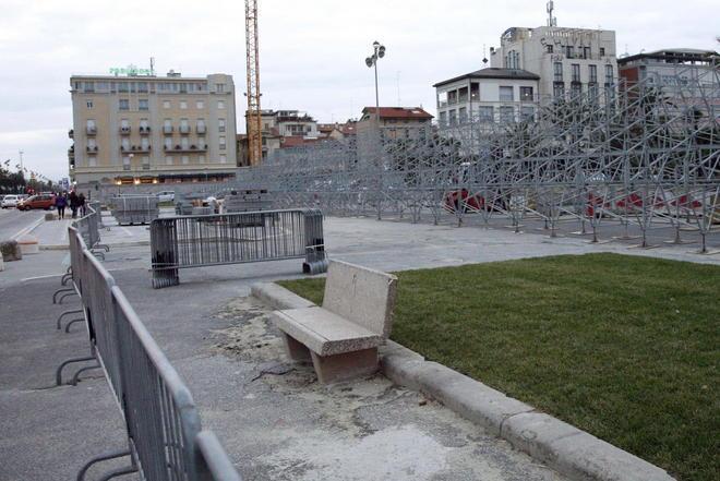 Arretrano le tribune di piazza Mazzini