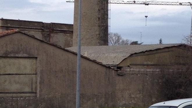 Ex Tannino, il tetto rischia di crollare Area transennata