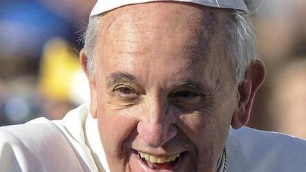 Il Papa battezza la piccola Giulia: c’è anche... il pasticciere