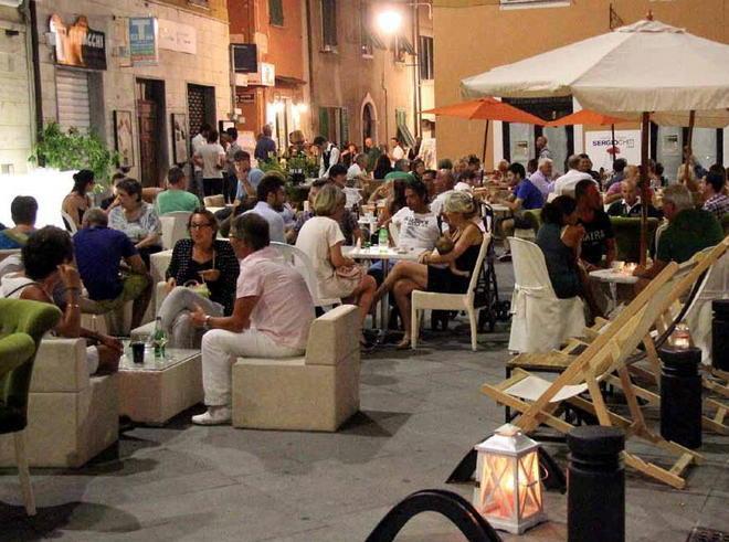 Idea, steward per controllare la movida 