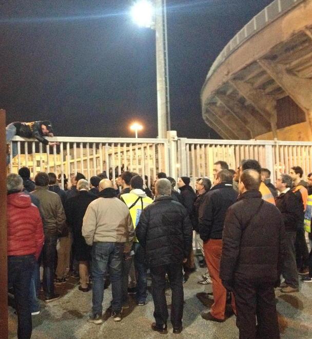 Cori, striscioni e offese Il tifo amaranto in rivolta 