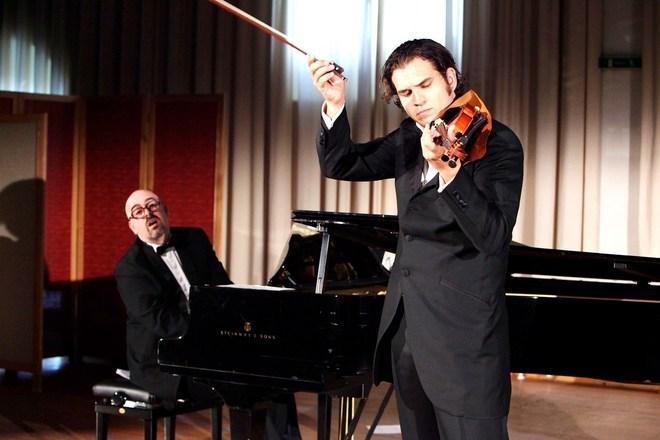 Il Duo Baldo in «Con divertimento Certo» per beneficenza 