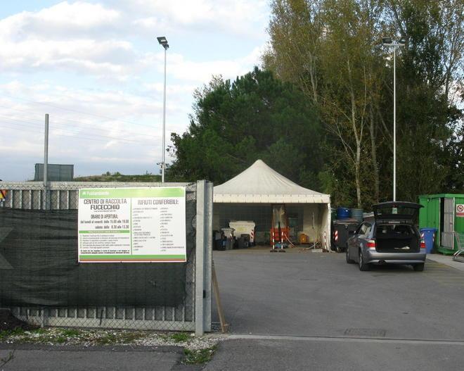 Banda di ladri costretta alla fuga, abbandonate auto e refurtiva 