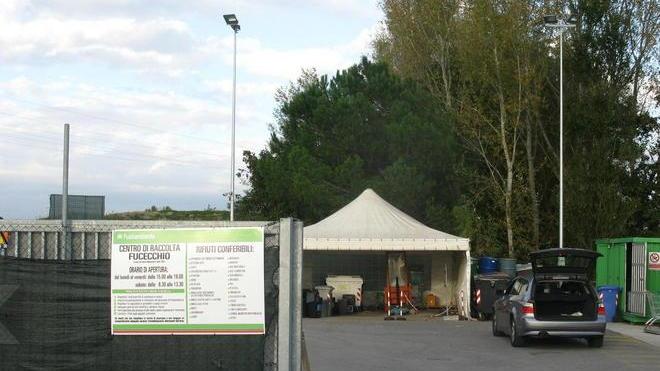 Banda di ladri costretta alla fuga, abbandonate auto e refurtiva