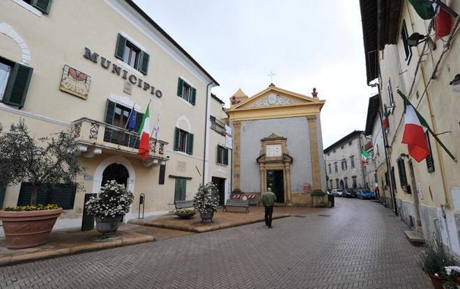 Primarie, il mistero dei volantini anonimi 