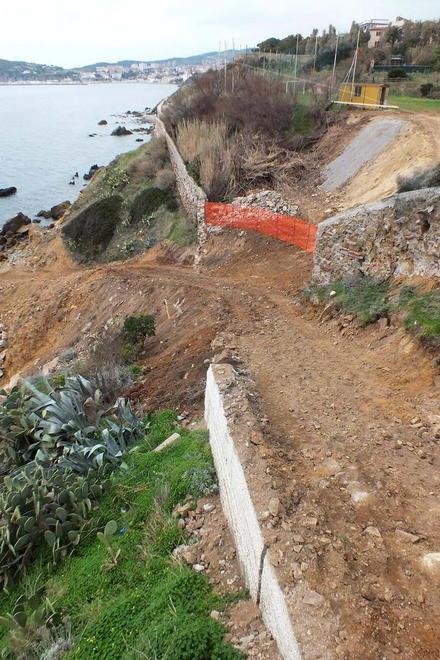 Sotto i frati, partiti i lavori per sistemare la falesia 