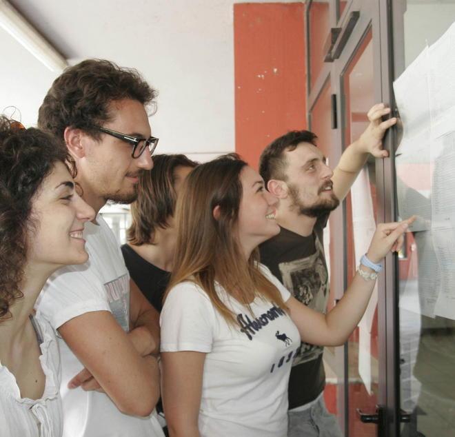 Iscrizioni on line per le elementari medie e superiori 