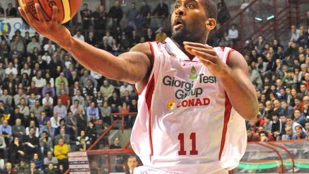 Match solido di Gibson Passo indietro per Deron