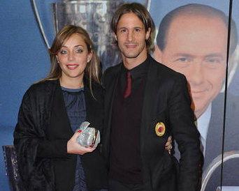 Massimiliano Allegri esonerato, a Prato c’è una moglie che festeggia 