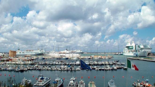 Abbanoa: a Porto Torres rifornivano i traghetti senza pagare l'acqua 
