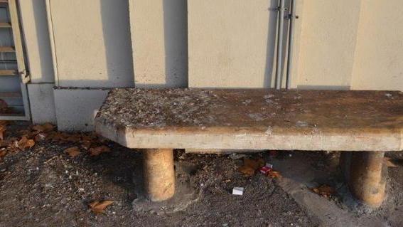 Degrado alla stazione e sottopassi sporchi I pendolari protestano
