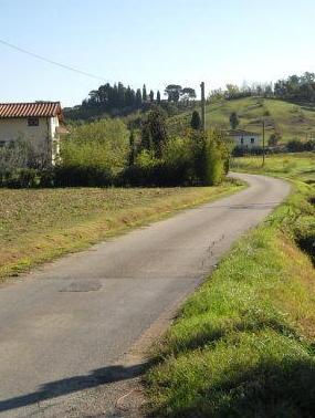 Niente lampioni in via Vallebuia 