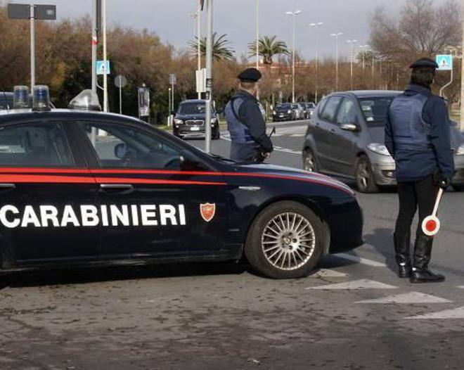 Giovane incinta aggredita a colpi di stampella per motivi di viabilità 