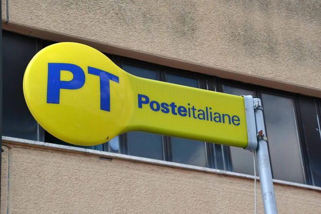 Rapina alle poste a Collesalvetti, aggredita la direttrice 