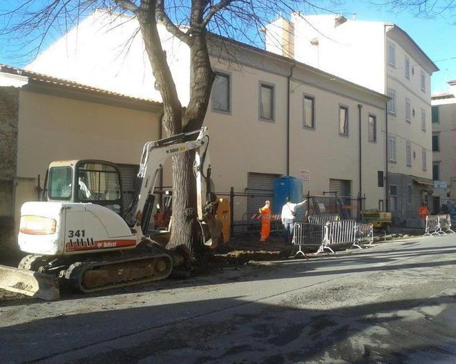 Viale Marconi pieno di buche, cominciati i lavori di risanamento 