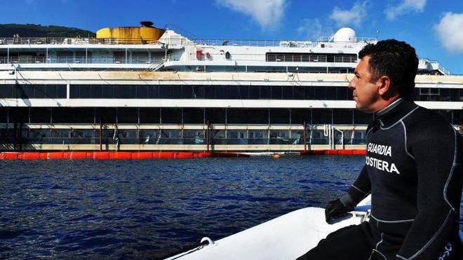 Proposta choc: «La Concordia? Davanti alla Versilia»