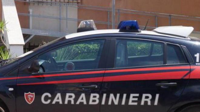 Spara per dirimere la lite fra due ex fidanzati
