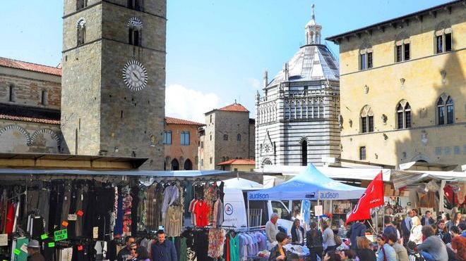 Ambulanti e rifiuti al via controlli serrati