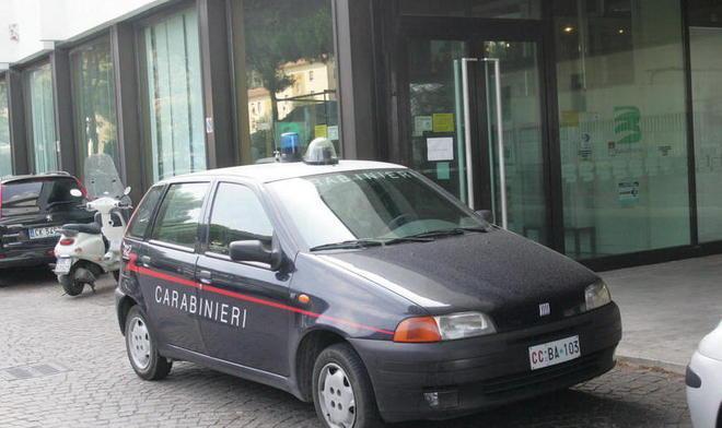 Niente taxi, chiama i carabinieri 