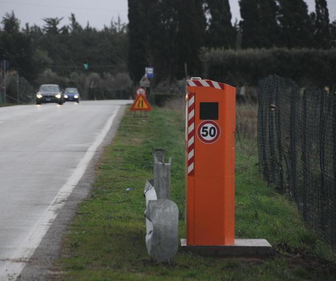 Due nuovi autovelox alle porte della città: esplode la polemica 