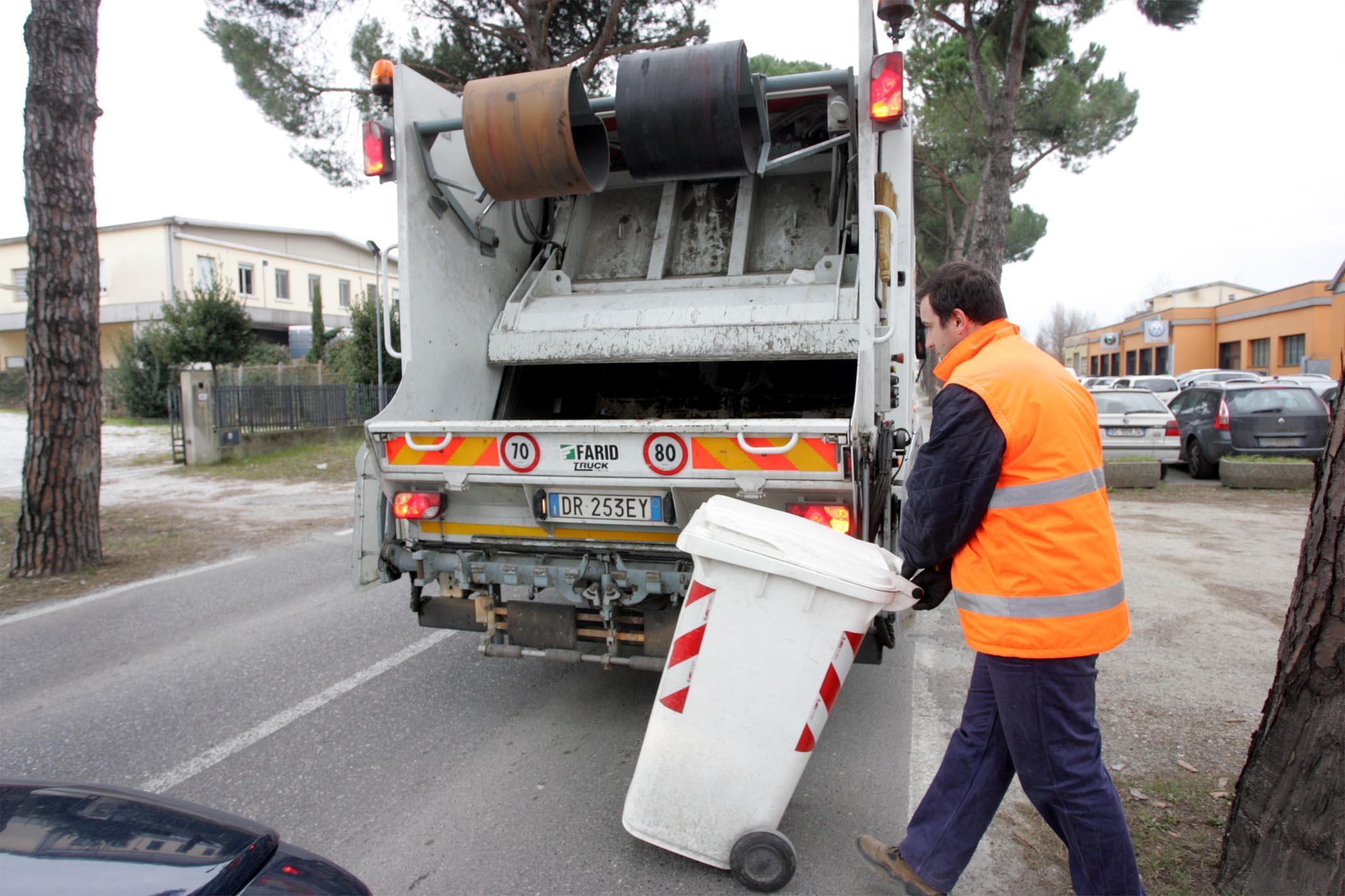 «Usciamo dal Cosea» Il vicesindaco attacca il servizio rifiuti 