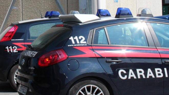 Nel cruscotto dell’auto oltre 2 etti di cocaina: arrestato dai carabinieri