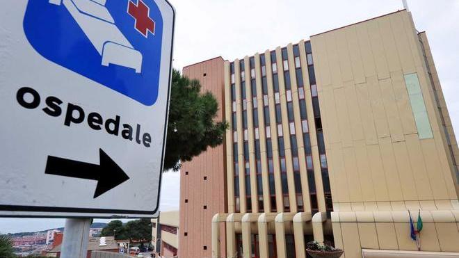 Morì dopo una caduta, indagati anche quattro medici