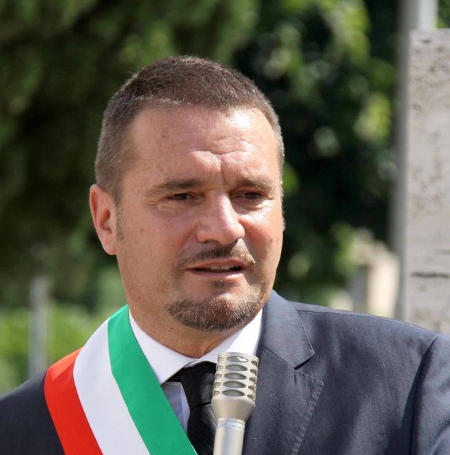 Neri diventa saggista e racconta il suo Pd 