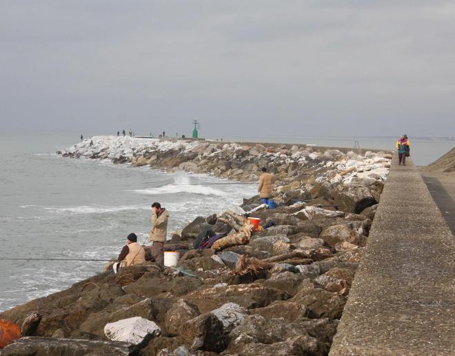 Tre milioni di lavori in porto per escavo, diga e asfalti 