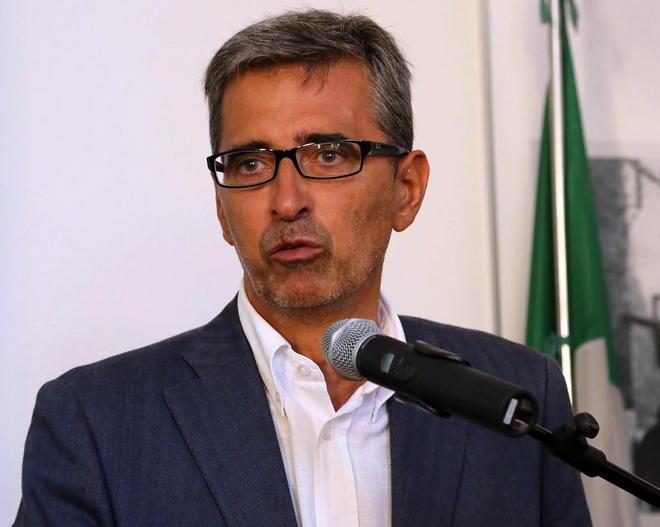 Primarie Pd. Colpo di scena, Simoncini: «Non mi candido» 
