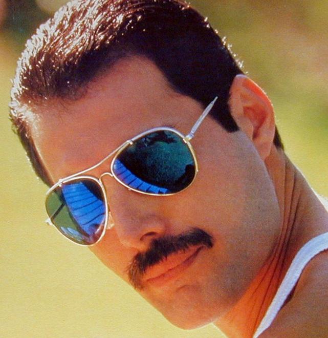 Notte di re e regine una festa in maschera nel segno di Freddie 