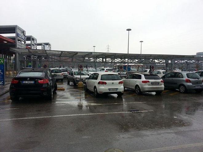 “Al Parco Prato parcheggi per invalidi tutti occupati ma una sola auto espone il permesso” 