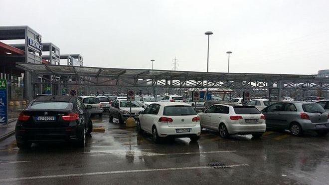“Al Parco Prato parcheggi per invalidi tutti occupati ma una sola auto espone il permesso”