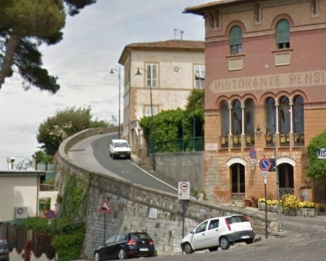 Montenero, da lunedì 20 chiude via Byron (per un mese) 