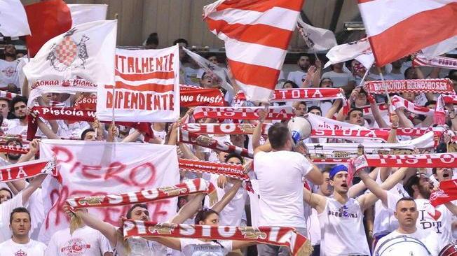 La Baraonda biancorossa contesta i due Daspo ai tifosi