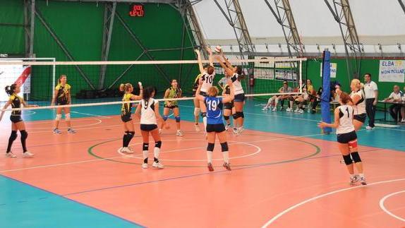 L’Elba Volley in crescita batte nettamente Cecina