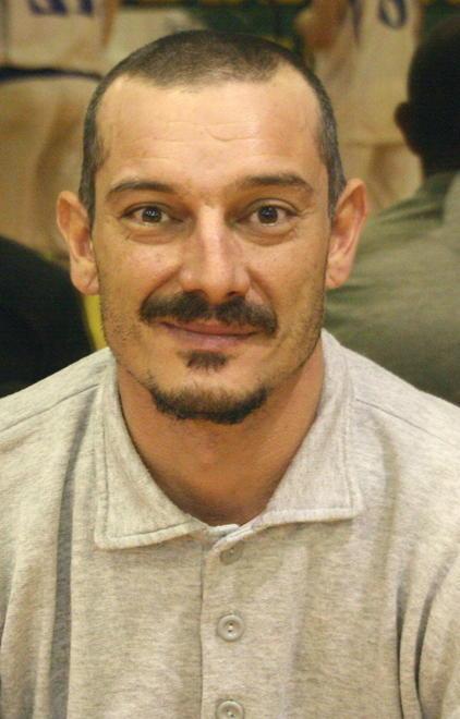 Sei Rose rende dura la vita all’Asciano 