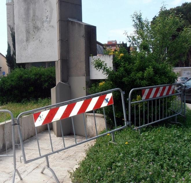 Qui le transenne sono perenni