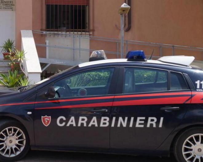 Sorpresi all’interno di un’abitazione, denunciati 