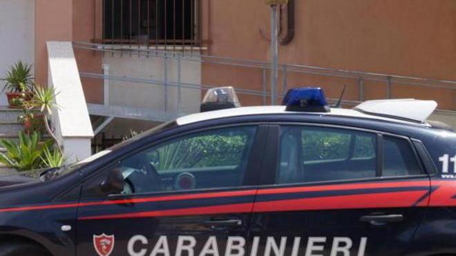 Sorpresi all’interno di un’abitazione, denunciati