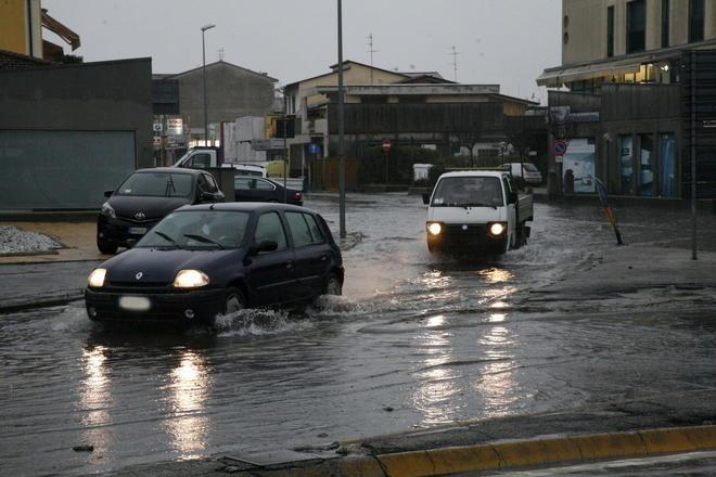 Maltempo, Viareggio e la Versilia a rischio allagamenti
