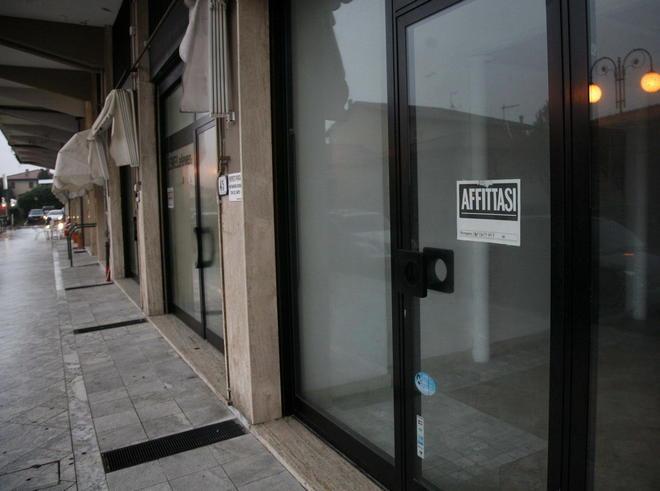 Chiude anche La Meridiana «Centro povero e degradato» 