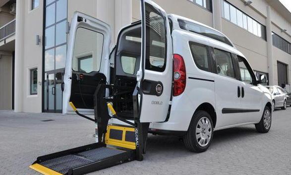 Nuova auto per trasportare i disabili