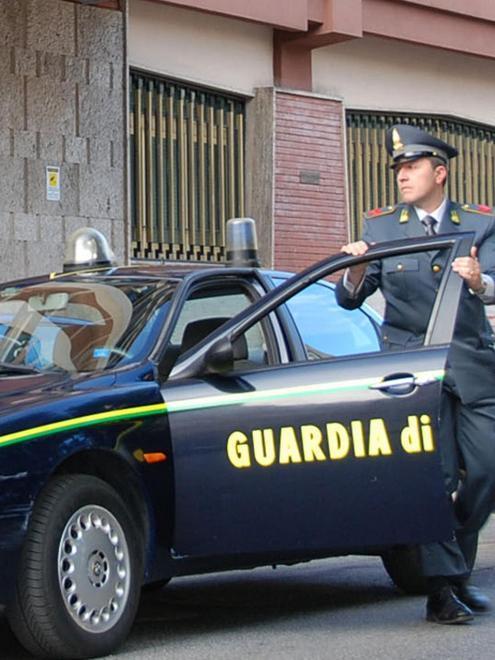 IL CASO / Estetista in casa: «Bene la Finanza, gli abusivi ci danneggiano» 