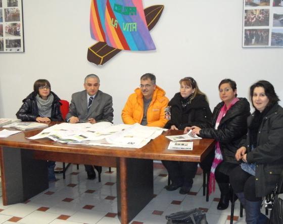Prato, genitori in corteo a Maliseti per chiedere la realizzazione della palestra 