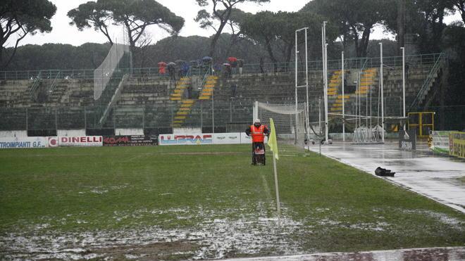 Il maltempo frena anche il calcio: rinviata Viareggio-Pontedera