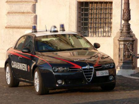 Svaligiano l’auto di un vigile del fuoco: arrestati 