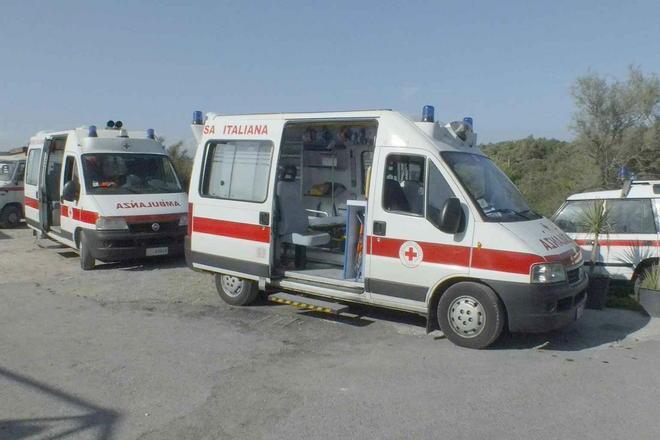 Frontale a Follonica, grave una 21enne 
